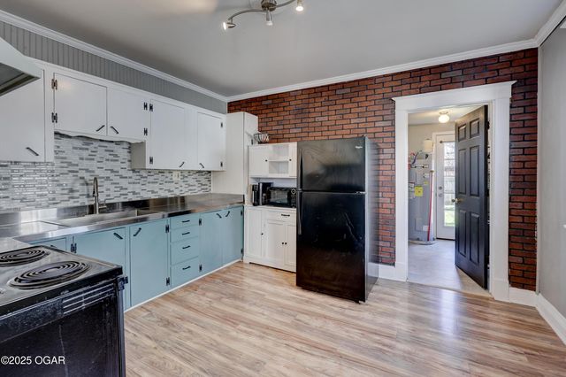 1404 S Sergeant Avenue, Joplin, MO 64804