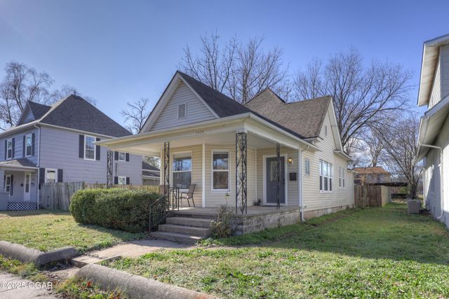 1404 S Sergeant Avenue, Joplin, MO 64804