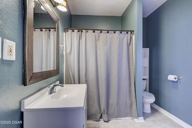 1404 S Sergeant Avenue, Joplin, MO 64804