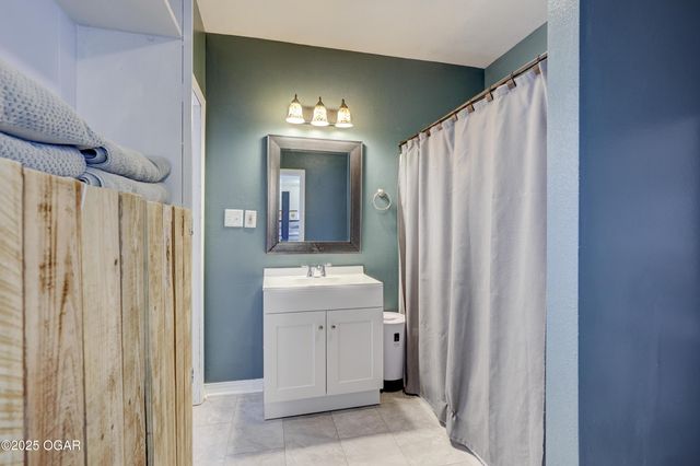 1404 S Sergeant Avenue, Joplin, MO 64804