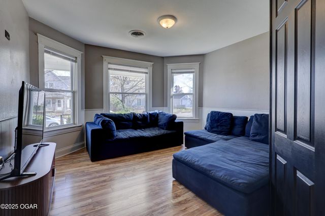 1404 S Sergeant Avenue, Joplin, MO 64804