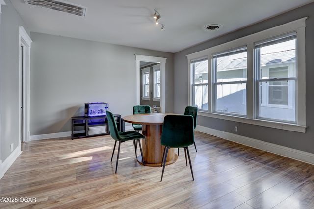 1404 S Sergeant Avenue, Joplin, MO 64804