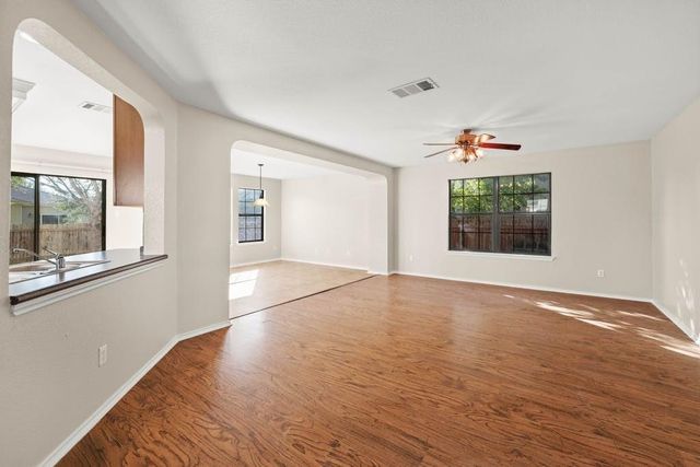 204 Lauren LOOP, Leander, TX 78641