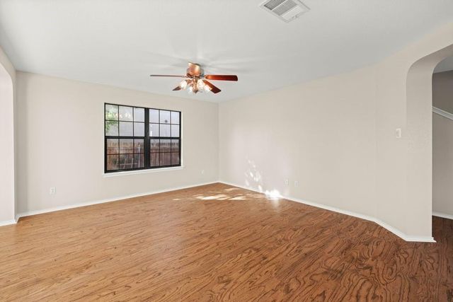 204 Lauren LOOP, Leander, TX 78641