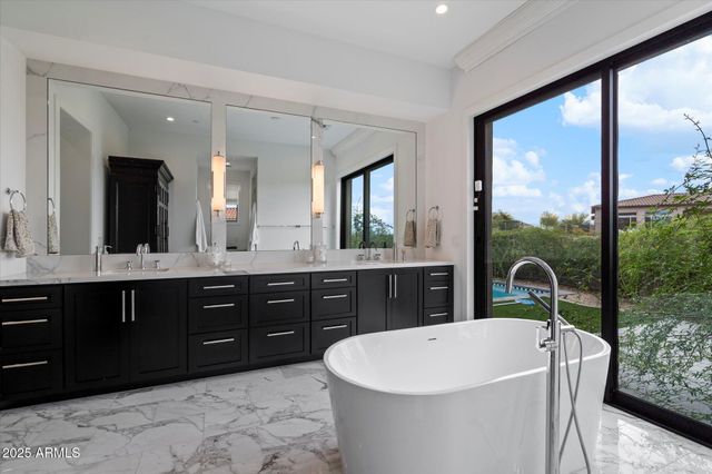 9913 E WINTER SUN Drive, Scottsdale, AZ 85262