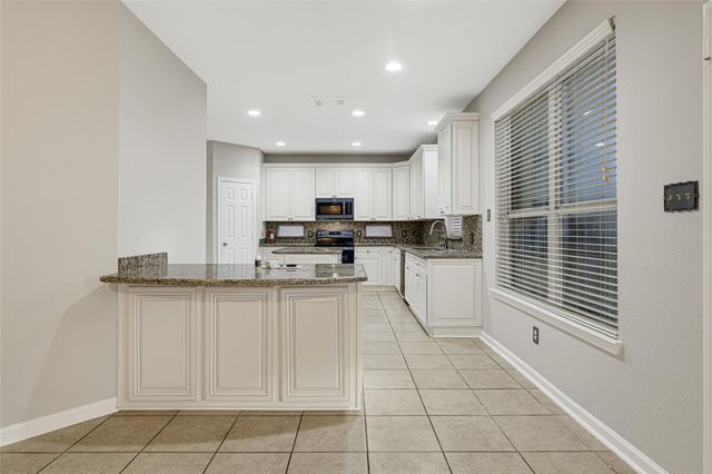 409 Colebrook Lane, Dickinson, TX 77539