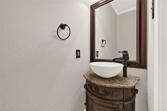 409 Colebrook Lane, Dickinson, TX 77539