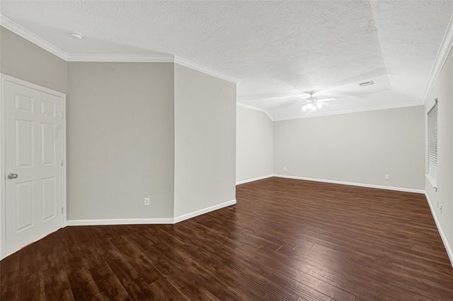 409 Colebrook Lane, Dickinson, TX 77539