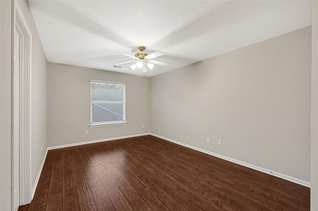 409 Colebrook Lane, Dickinson, TX 77539