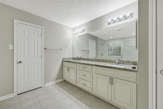 409 Colebrook Lane, Dickinson, TX 77539