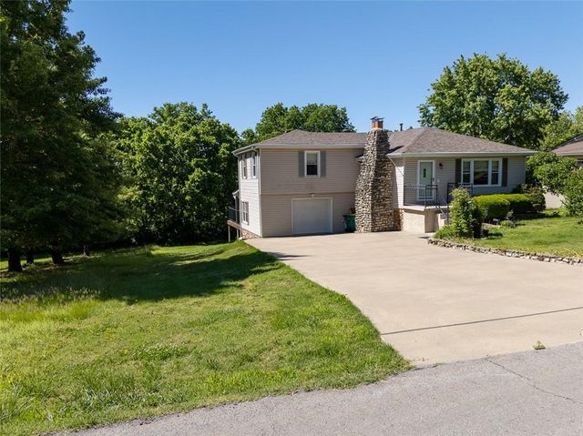 6629 Berry Road, Kansas City, KS 66106