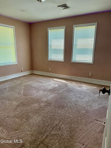 1631 S Old Post Road, Schodack, NY 12033