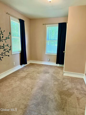 1631 S Old Post Road, Schodack, NY 12033
