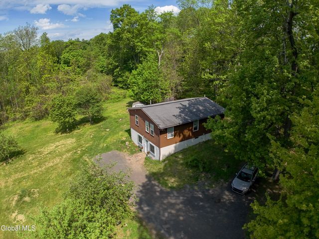 1631 S Old Post Road, Schodack, NY 12033