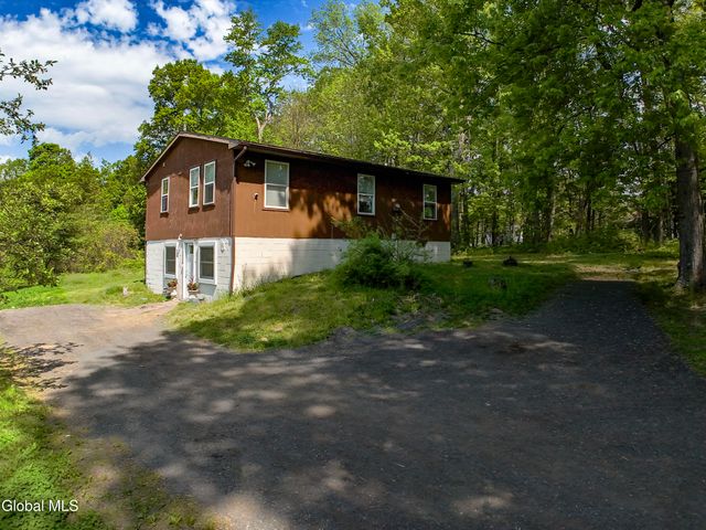 1631 S Old Post Road, Schodack, NY 12033