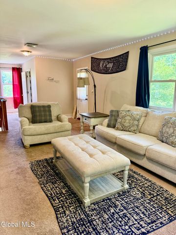 1631 S Old Post Road, Schodack, NY 12033