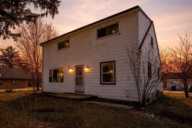 5439 Egofske ROAD, New Berlin, WI 53146
