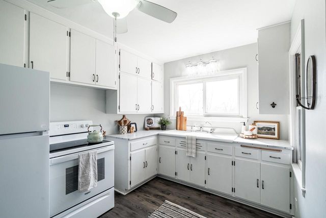 5439 Egofske ROAD, New Berlin, WI 53146