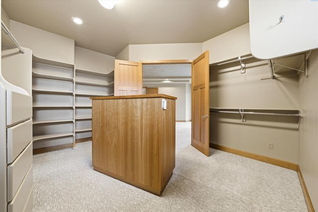 4604 Shoreline Court, Pasco, WA 99301