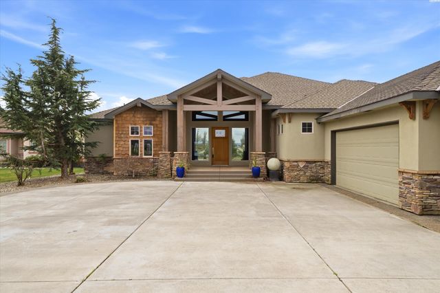 4604 Shoreline Court, Pasco, WA 99301