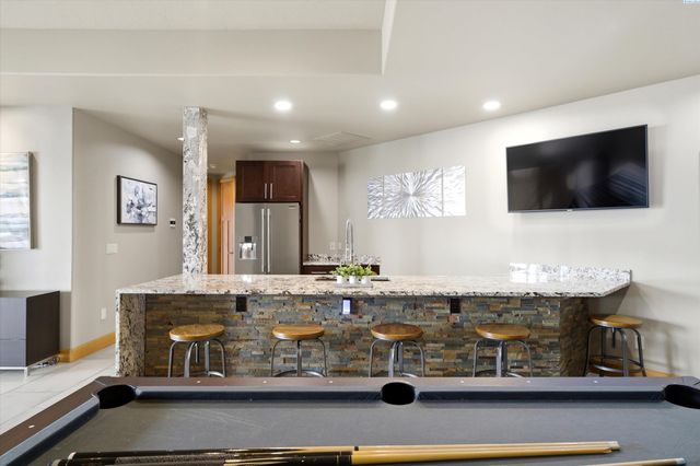 4604 Shoreline Court, Pasco, WA 99301