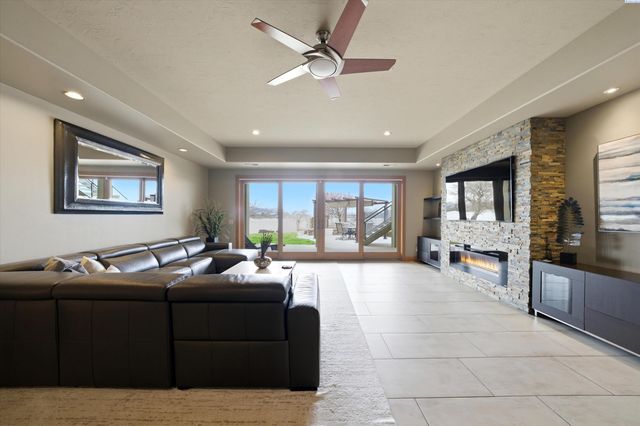 4604 Shoreline Court, Pasco, WA 99301