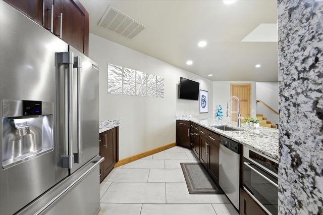 4604 Shoreline Court, Pasco, WA 99301