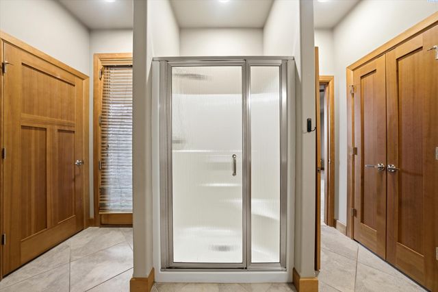 4604 Shoreline Court, Pasco, WA 99301