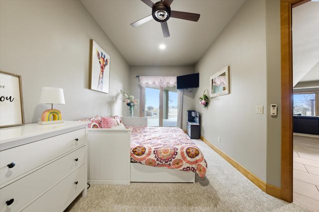 4604 Shoreline Court, Pasco, WA 99301