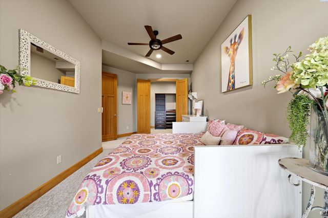 4604 Shoreline Court, Pasco, WA 99301