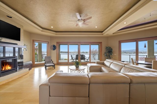 4604 Shoreline Court, Pasco, WA 99301