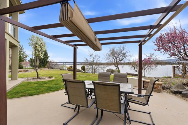 4604 Shoreline Court, Pasco, WA 99301