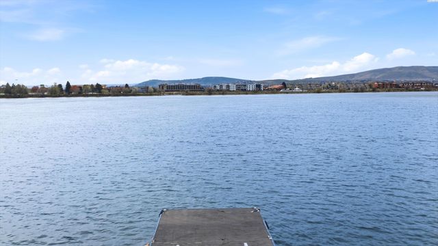 4604 Shoreline Court, Pasco, WA 99301