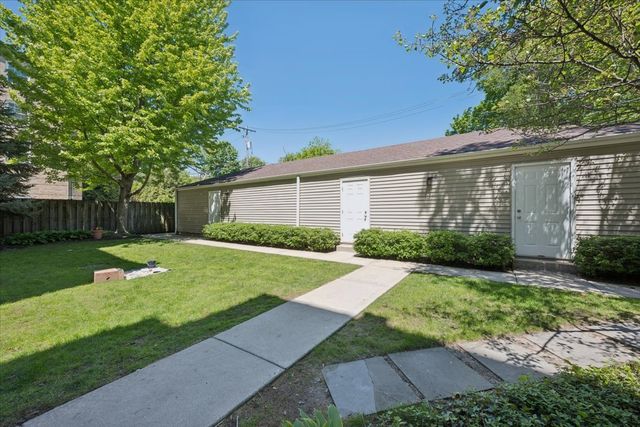 819 Foster Street 1S, Evanston, IL 60201