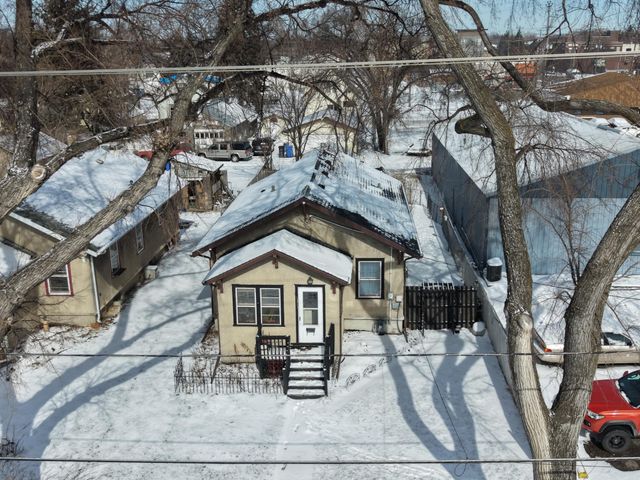 1311 3rd Avenue N, Fargo, ND 58102