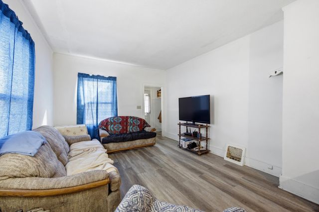 1311 3rd Avenue N, Fargo, ND 58102