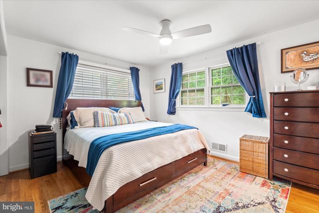 809 E TIMBER BRANCH PKWY, Alexandria, VA 22302