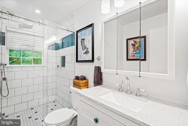 809 E TIMBER BRANCH PKWY, Alexandria, VA 22302