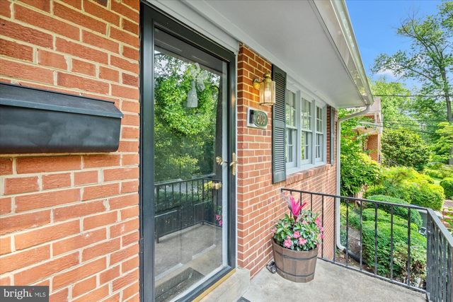 809 E TIMBER BRANCH PKWY, Alexandria, VA 22302