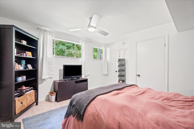 809 E TIMBER BRANCH PKWY, Alexandria, VA 22302