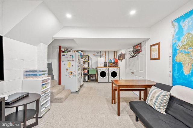 809 E TIMBER BRANCH PKWY, Alexandria, VA 22302