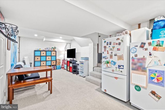 809 E TIMBER BRANCH PKWY, Alexandria, VA 22302