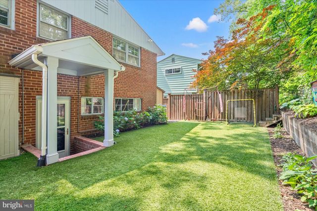 809 E TIMBER BRANCH PKWY, Alexandria, VA 22302