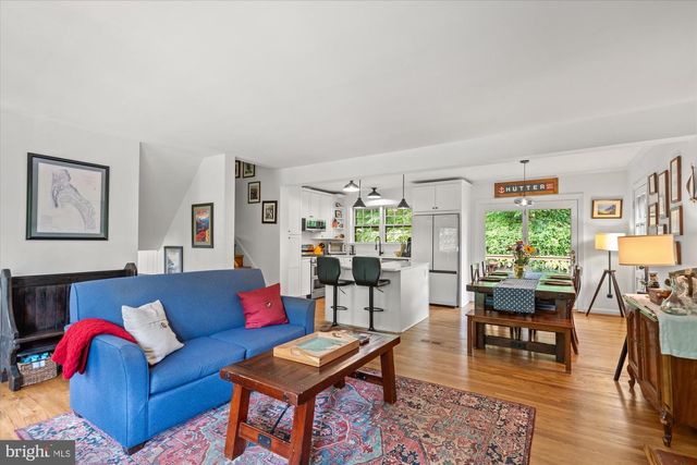 809 E TIMBER BRANCH PKWY, Alexandria, VA 22302