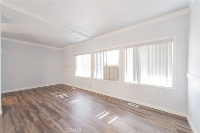 725 W THORNTON West 25, Hemet, CA 92543