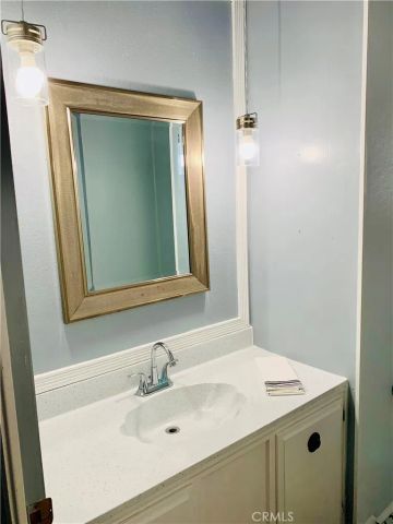 725 W THORNTON West 25, Hemet, CA 92543