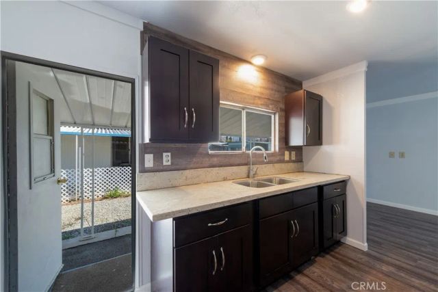 725 W THORNTON West 25, Hemet, CA 92543