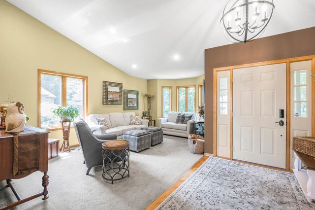 19363 E Tri Oak Circle NE, Wyoming, MN 55092