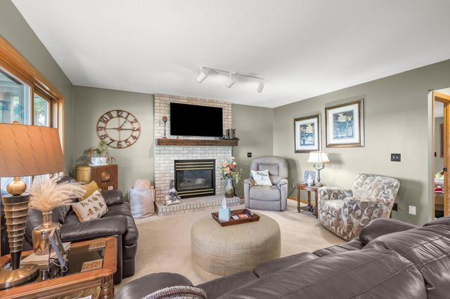 19363 E Tri Oak Circle NE, Wyoming, MN 55092