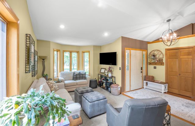 19363 E Tri Oak Circle NE, Wyoming, MN 55092